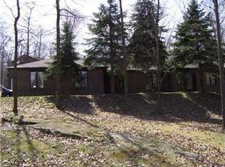 322 Fassinger Rd, Evans City, PA 16033