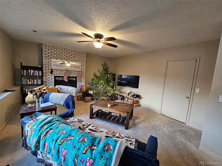 880 Crandall Dr — Photo 7
