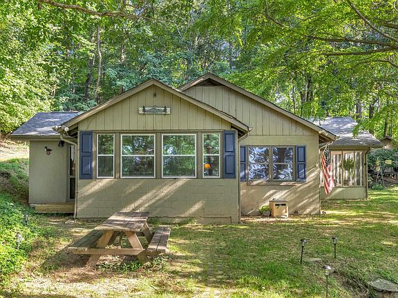 2nd image of 3605 Skyuka Mountain Rd