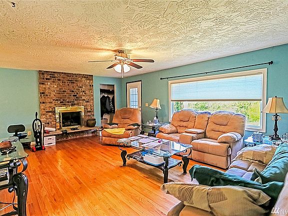 5th image of 2458 Aspen St SE