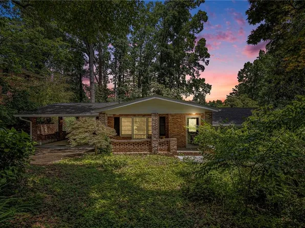 2595 Wood Hill Cir, East Point, GA 30344