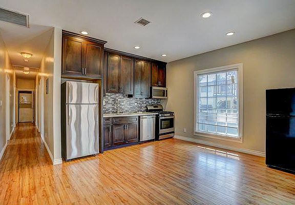 3rd image of 2352 S Portland St #2352