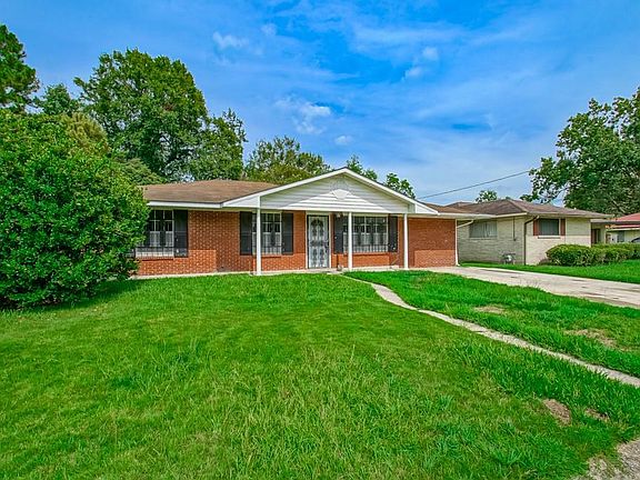 2nd image of 222 Mockingbird Ln