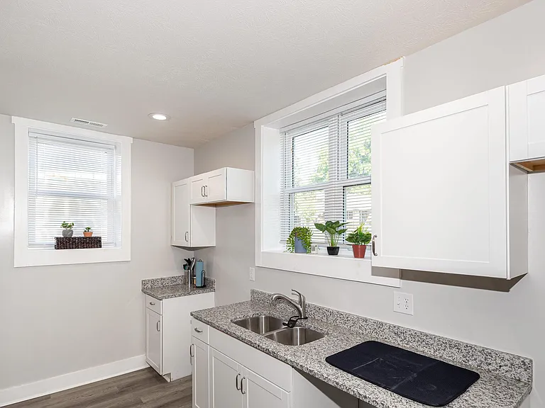 5143 E Washington St #101 — Photo 4
