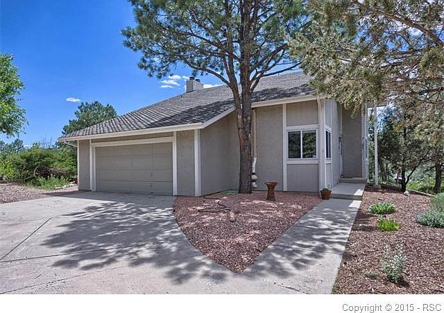 Gorgeous Private 2-story in Golden Hills!