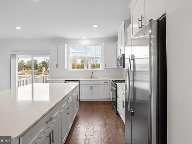136 Ada Hightower Ave — Photo 4