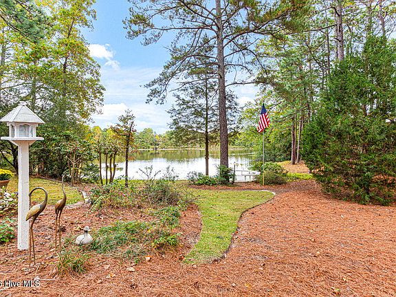 4th image of 255 Lake Dornoch Drive