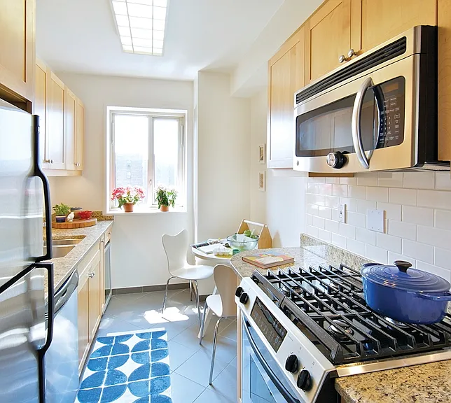 8 Peter Cooper Rd #3H — Photo 4