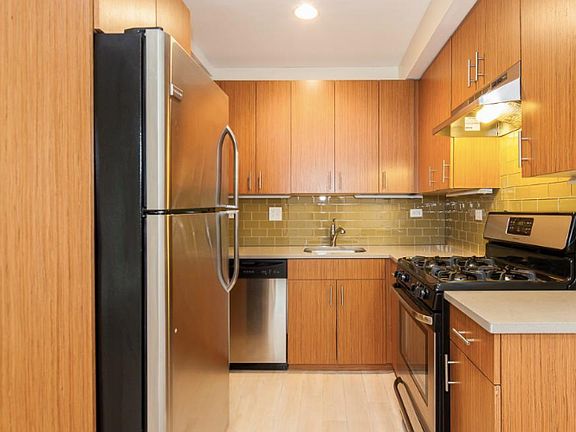 4th image of 3709-11 N Wilton Ave #9-G
