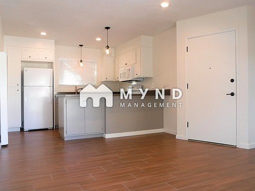 5th image of 2755 21st St #2755