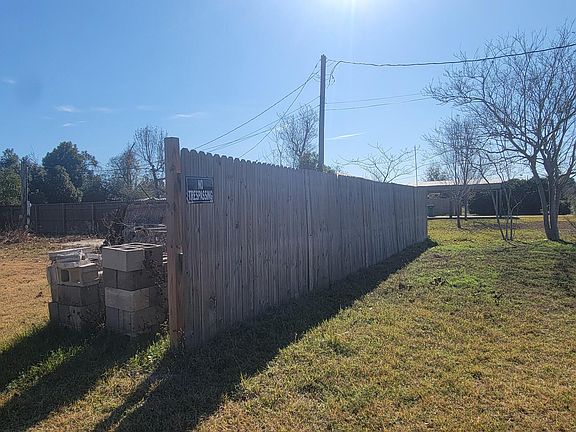 3rd image of 3040 Clearview Ave