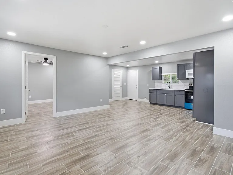 3031 Sunnydale Dr — Photo 4