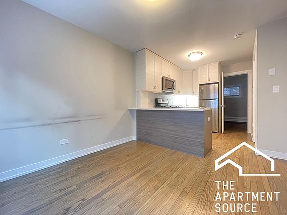 2nd image of 5958 N Winthrop Ave APT 1