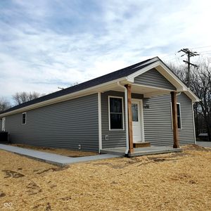 1097 W Vine St, Brownstown, IN, 47220
