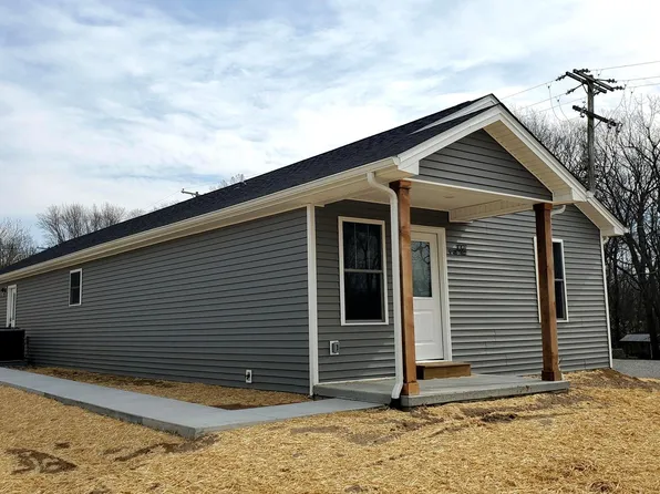 1097 W Vine St, Brownstown, IN 47220