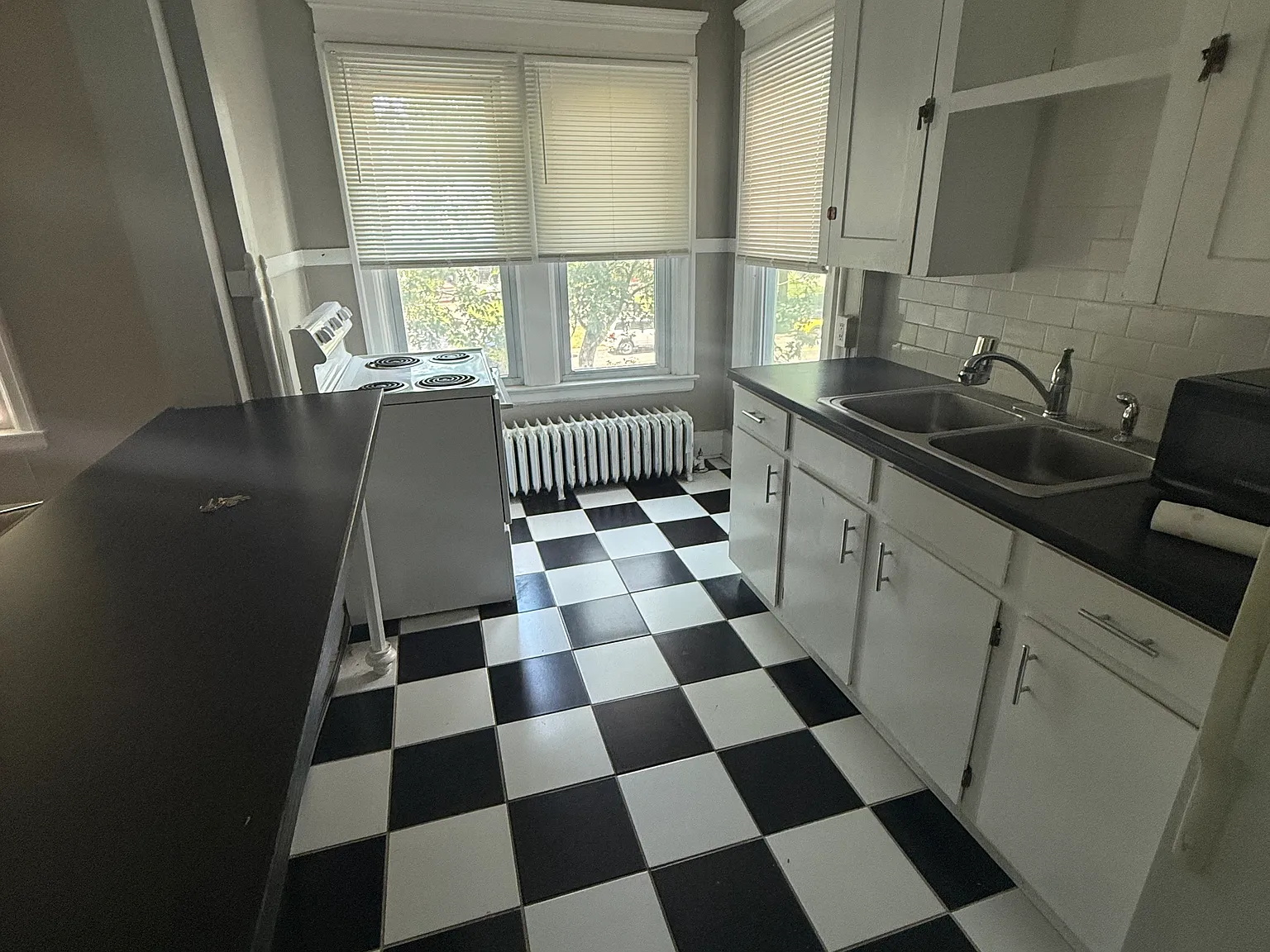 1 bed, 1000 sqft, $1,100 — Photo 4