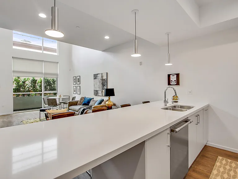 1342 N Hayworth Ave #108 — Photo 6