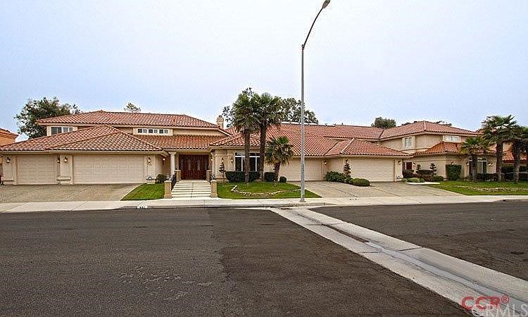 1st image of 932 Fairway Vista Dr
