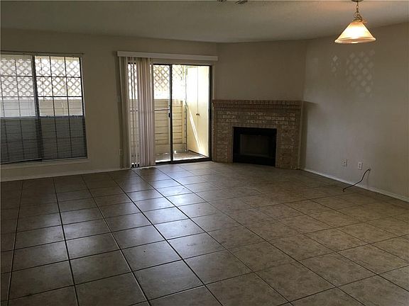 4th image of 2305 Capitan Dr APT C