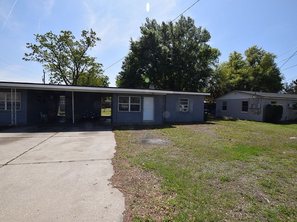 1st image of 104 W Lancaster Rd