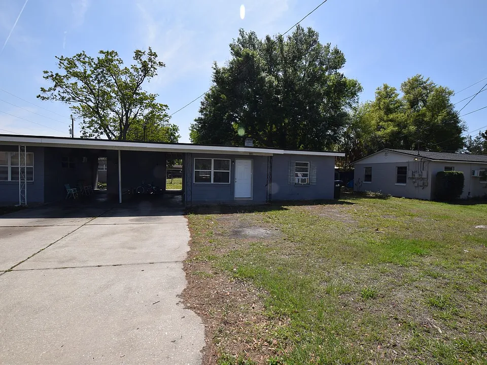 104 W Lancaster Rd