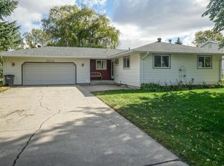 2502 Fairway Dr, Moorhead, MN 56560