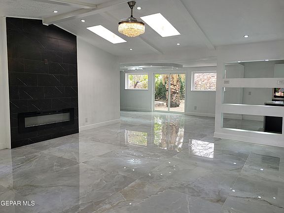 3rd image of 806 Cortijo Dr
