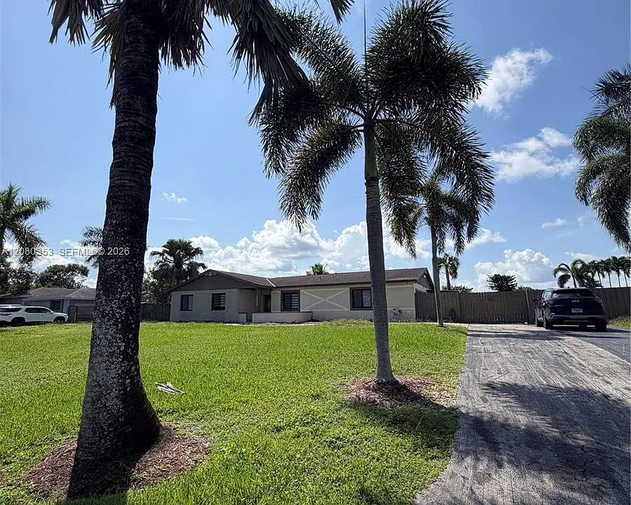 1422 NW 20th St