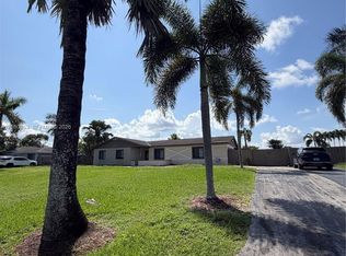 1422 NW 20th St, Homestead, FL 33030