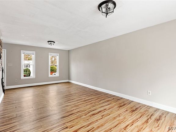 5th image of 10901 Sassafras Dr