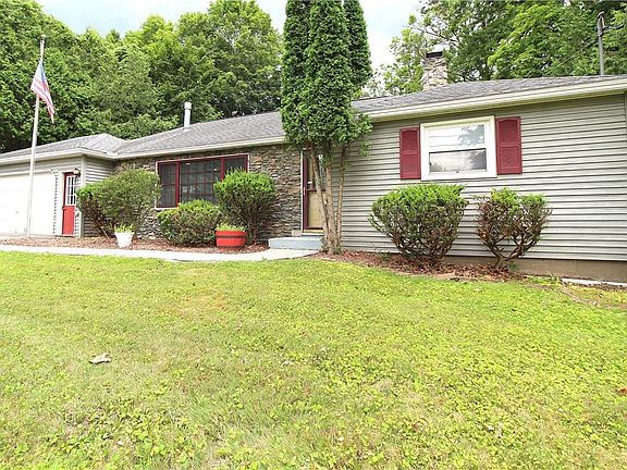 2nd image of 24 Forest Rd