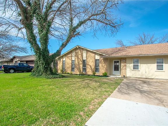 2nd image of 3416 Northwood Ln