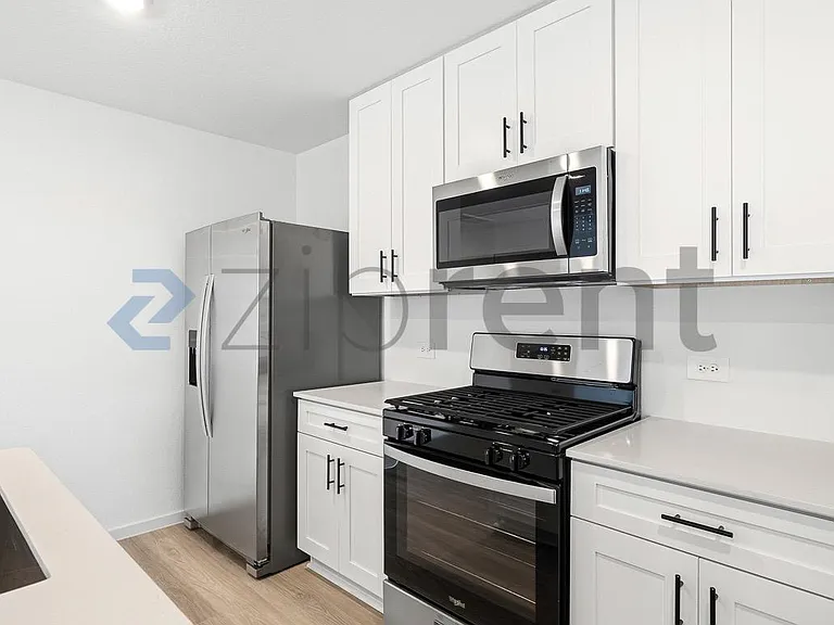 3004 Fall Gold Ln — Photo 16