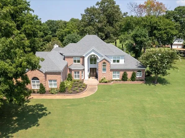 1226 Oak Lake Cir, Collierville, TN 38017