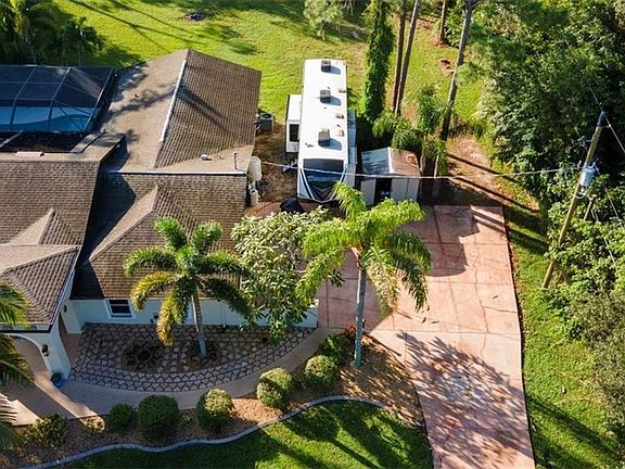 4th image of 6228 Foxfire Ln