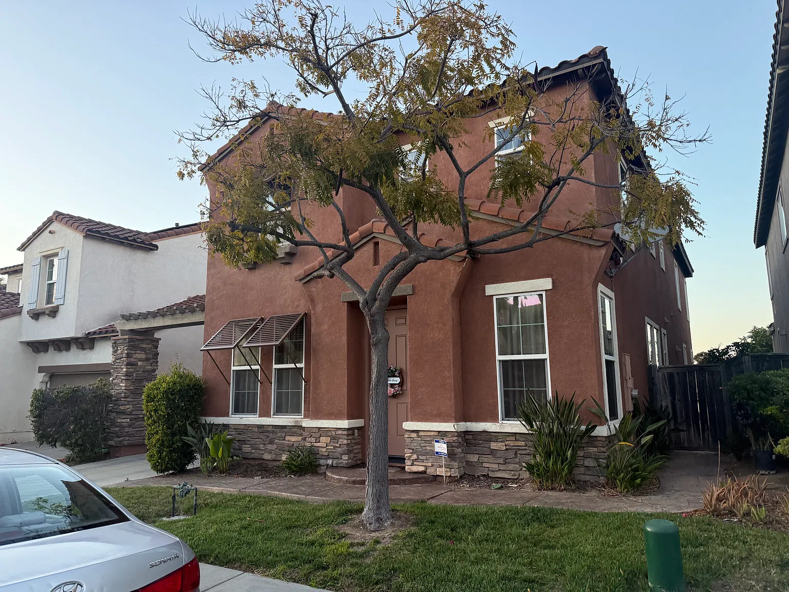 4 bed, 3.5 bath, 2682 sqft, $6,500 — Photo 2