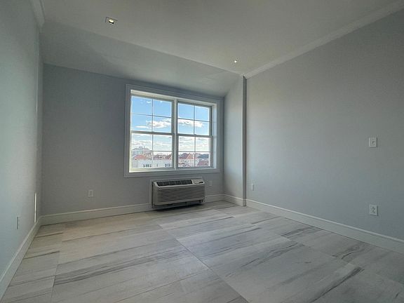 2nd image of 251 E Park Ave