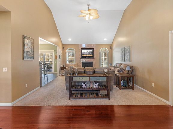 3rd image of 1214 Fawn View Dr