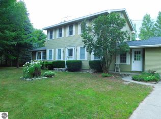 6735 E Allgaier Rd, Traverse City, MI 49684