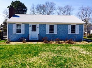 17 Seaview Ave, Mashpee, MA 02649