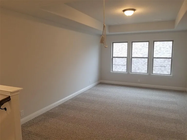 2113 Burke Dr — Photo 7