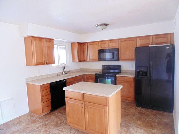 3rd image of 513 Meadows Dr