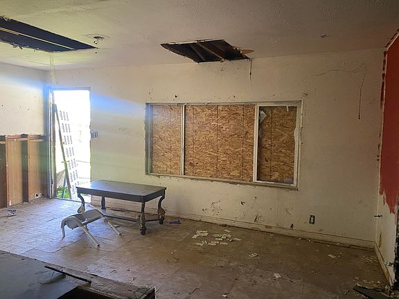 4th image of 1001 W Buena Vista Avenue