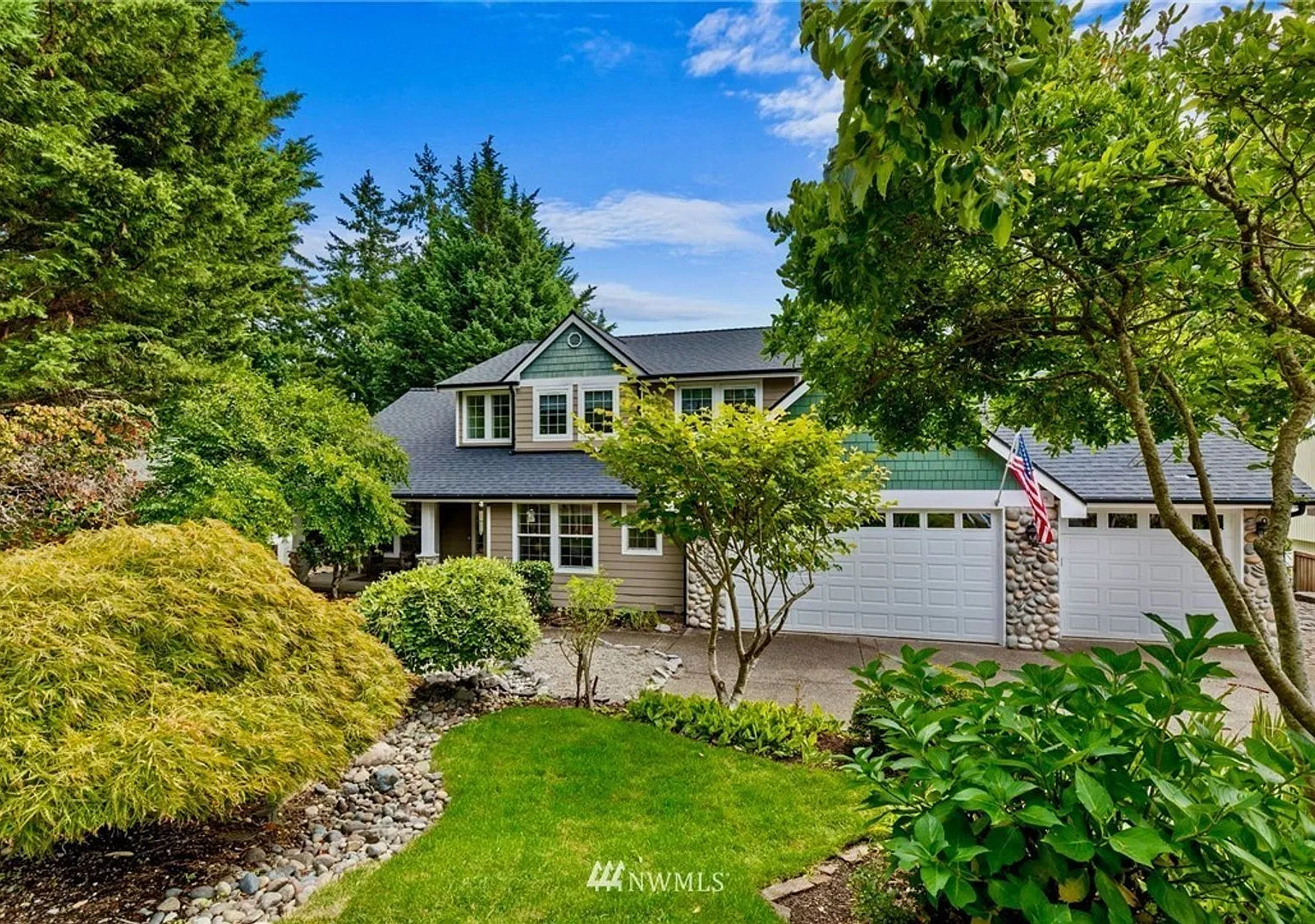 Gig Harbor Home With Puget Sound Views — Photo 1