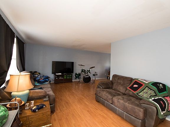 4th image of 2711 S Willow Way