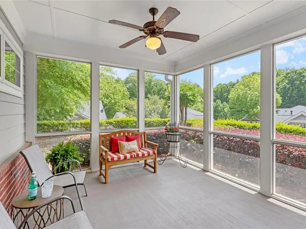 2716 Grapevine Cir, Cumming, GA 30041