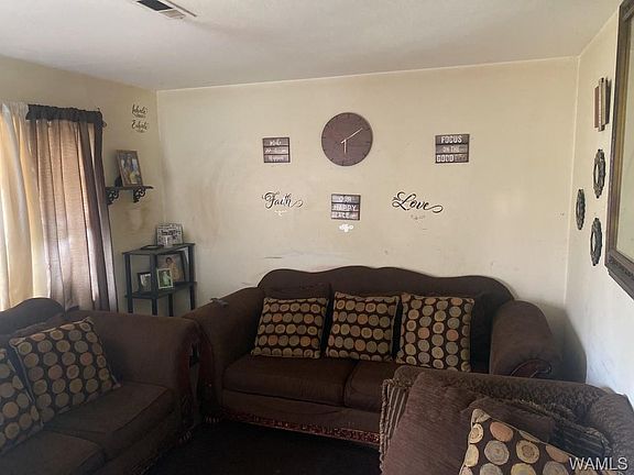 3rd image of 2921 5th Ave