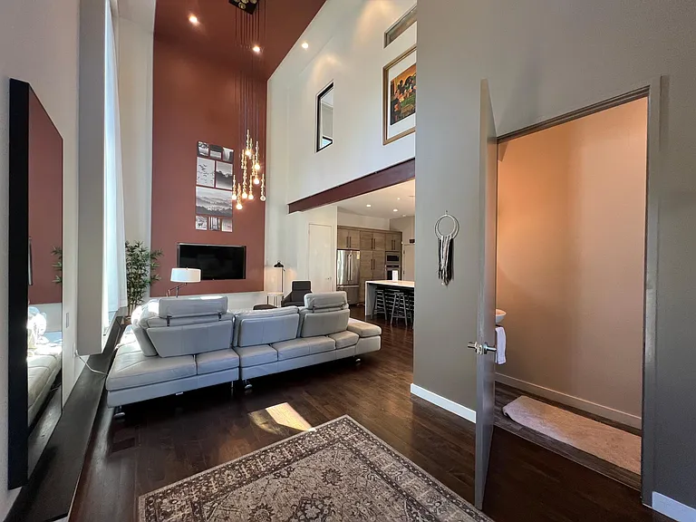 504 Morgan St NE — Photo 12