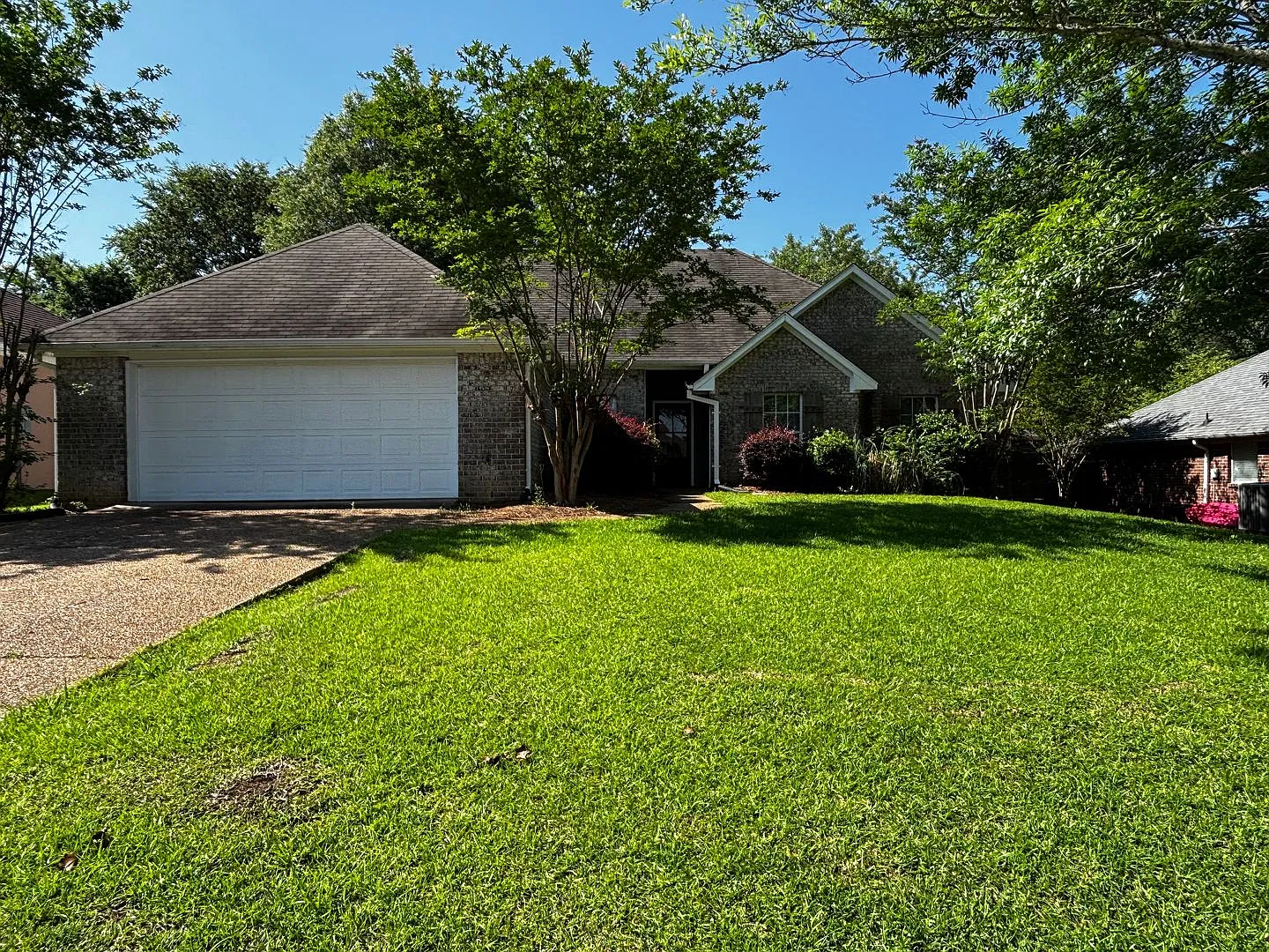 410 Abbey Woods Brandon, MS — Photo 1