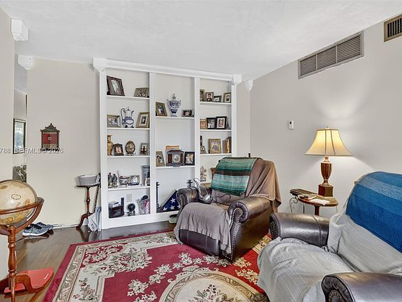 5th image of 5240 NE 6th Ave #H26